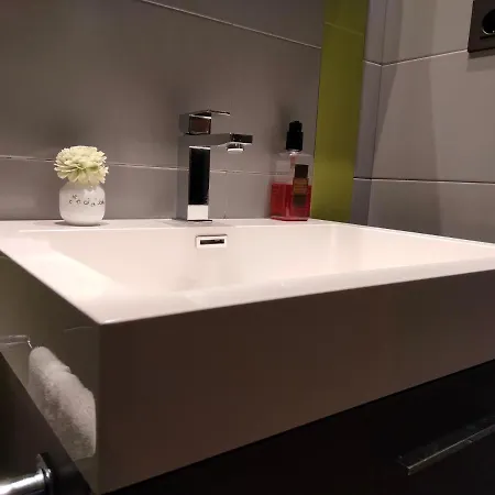 Carles Deluxe Ocean View 아파트 산신소