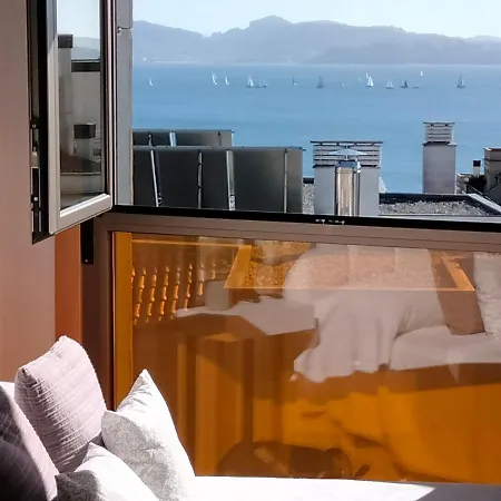 Carles Deluxe Ocean View