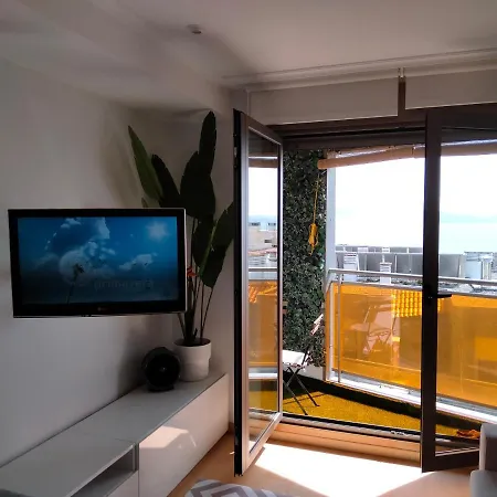 Carles Deluxe Ocean View דירה