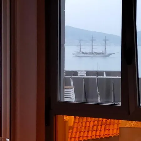 Carles Deluxe Ocean View 아파트 *