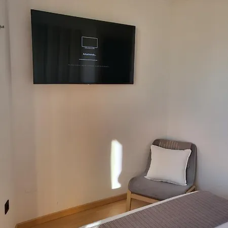 Carles Deluxe Ocean View Apartment *